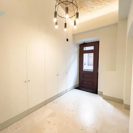 Corridoni 2b Tirabora Short Rent アパート