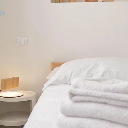 Corridoni 2b Tirabora Short Rent アパート トリエステ