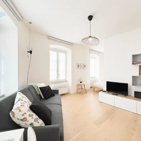 Corridoni 2b Tirabora Short Rent * トリエステ