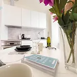 Corridoni 2b Tirabora Short Rent * Триест