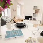 Corridoni 2b Tirabora Short Rent Триест