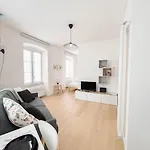 Corridoni 2b Tirabora Short Rent * Триест
