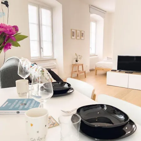 Apartment Corridoni 2b Tirabora Short Rent