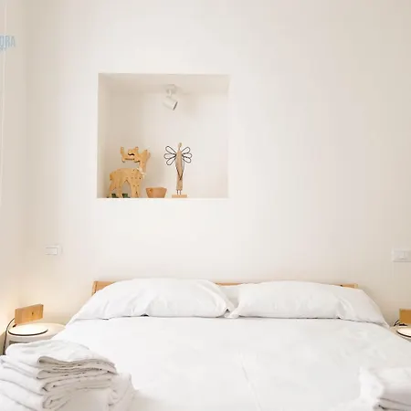 Apartment Corridoni 2b Tirabora Short Rent *