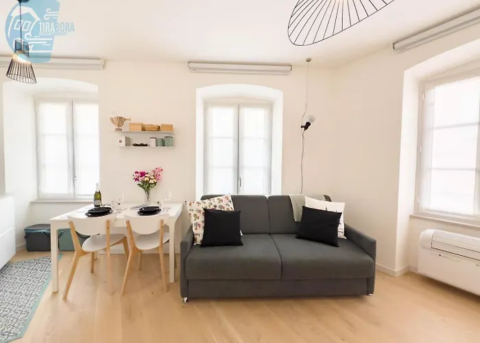 Corridoni 2b Tirabora Short Rent