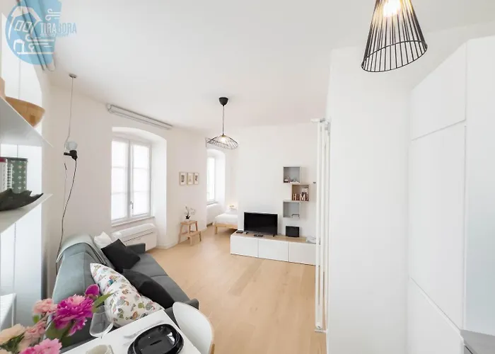 Apartment Corridoni 2b Tirabora Short Rent Trieste