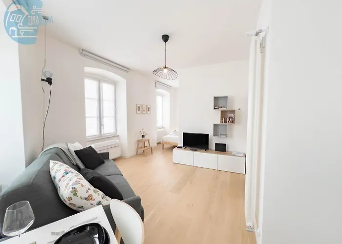 Corridoni 2b Tirabora Short Rent * ترييستي